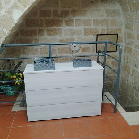 Casa Vacanza Nel Cuore Della Pietra Barletta Buitenkant foto