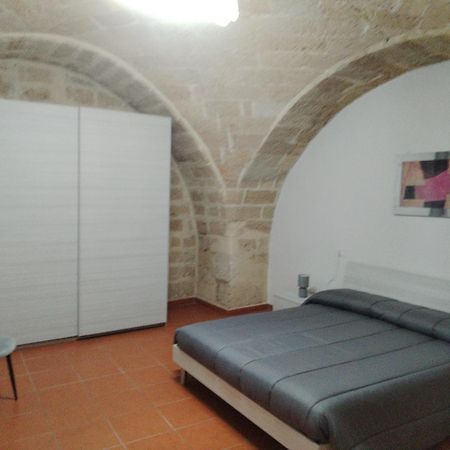 Casa Vacanza Nel Cuore Della Pietra Barletta Buitenkant foto