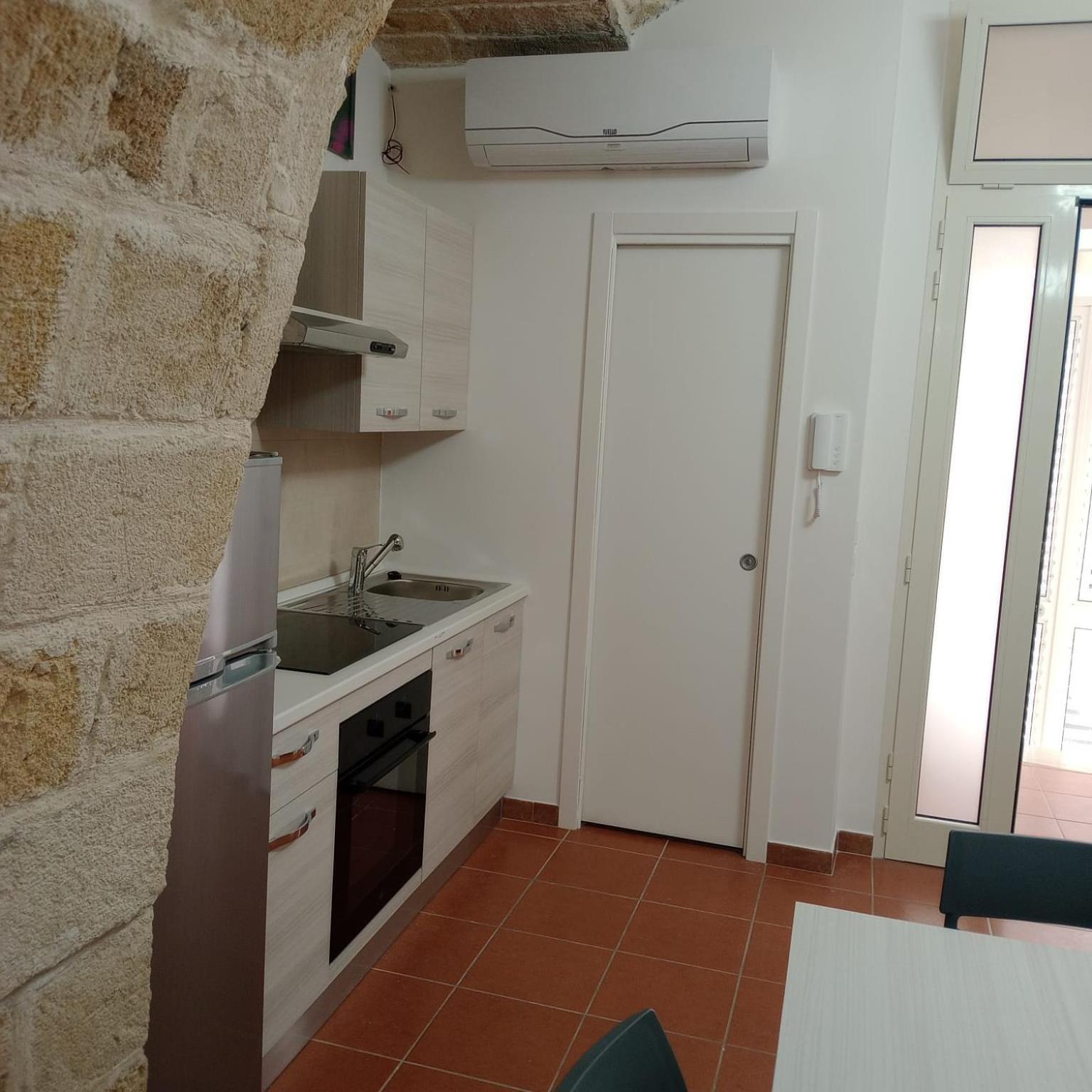 Casa Vacanza Nel Cuore Della Pietra Barletta Buitenkant foto