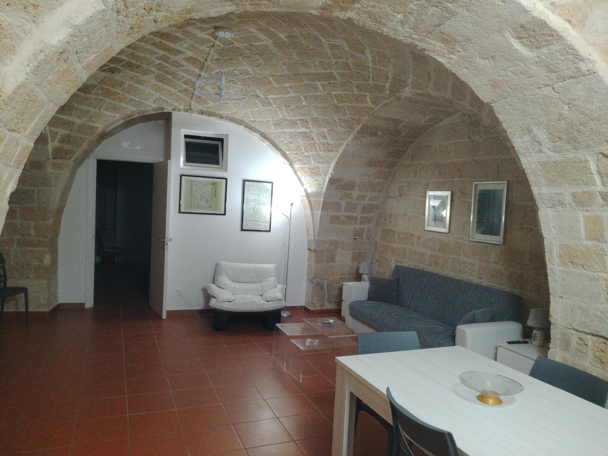 Casa Vacanza Nel Cuore Della Pietra Barletta Buitenkant foto