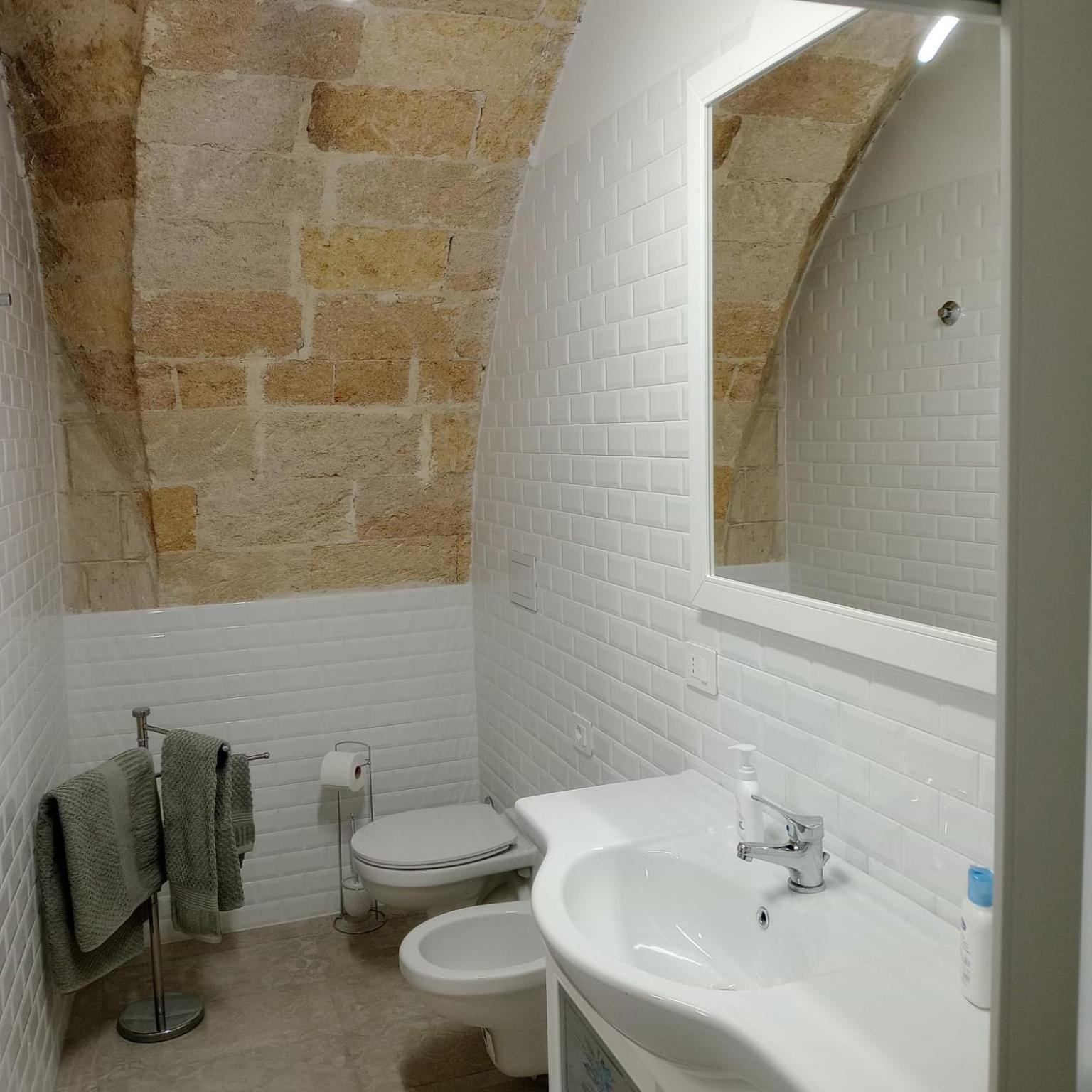 Casa Vacanza Nel Cuore Della Pietra Barletta Buitenkant foto