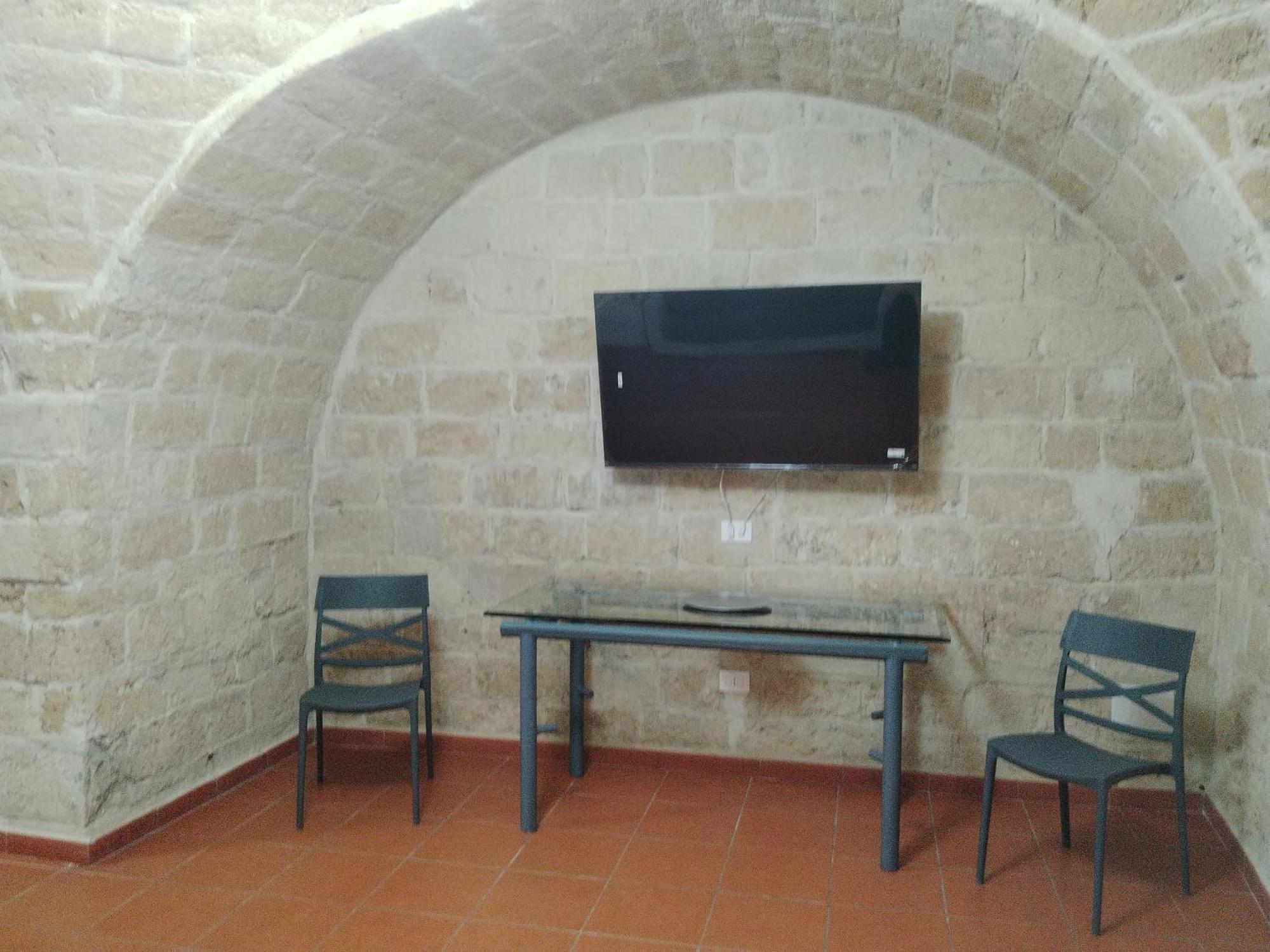 Casa Vacanza Nel Cuore Della Pietra Barletta Buitenkant foto