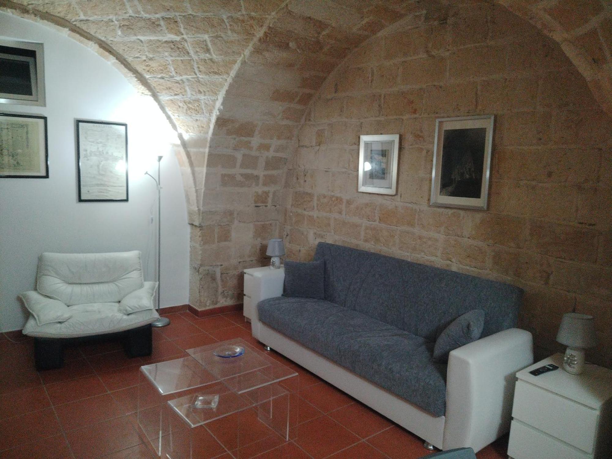 Casa Vacanza Nel Cuore Della Pietra Barletta Buitenkant foto