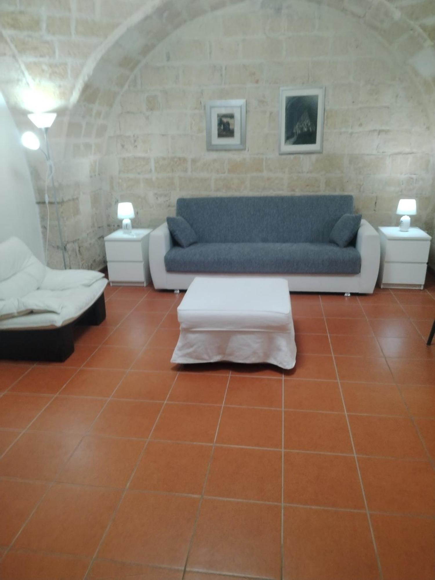 Casa Vacanza Nel Cuore Della Pietra Barletta Buitenkant foto