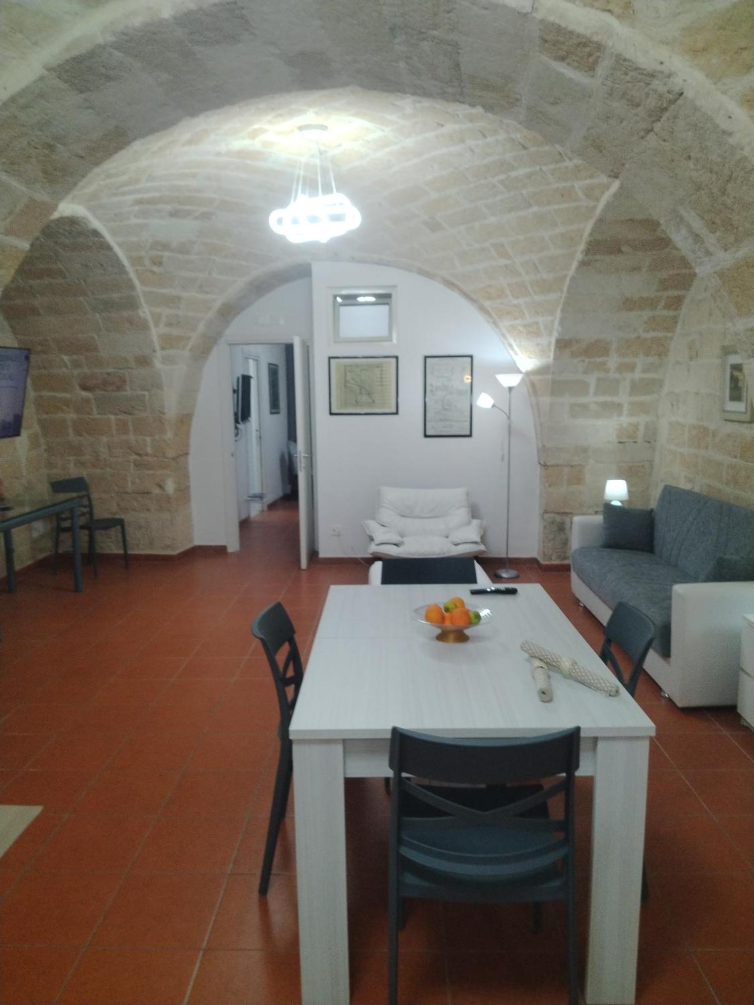 Casa Vacanza Nel Cuore Della Pietra Barletta Buitenkant foto