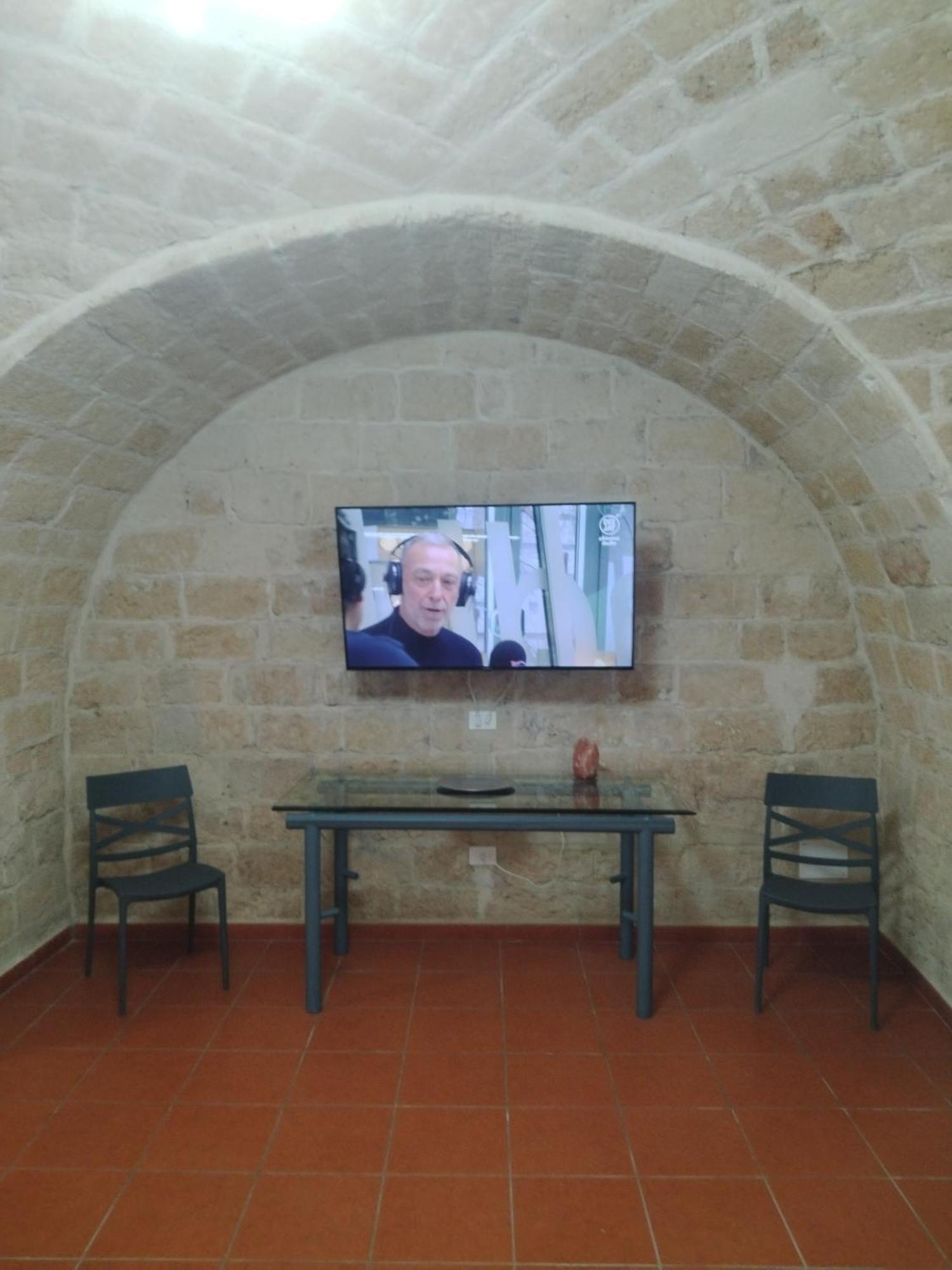 Casa Vacanza Nel Cuore Della Pietra Barletta Buitenkant foto