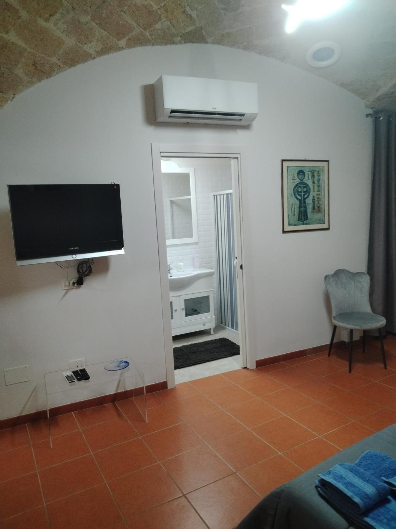 Casa Vacanza Nel Cuore Della Pietra Barletta Buitenkant foto